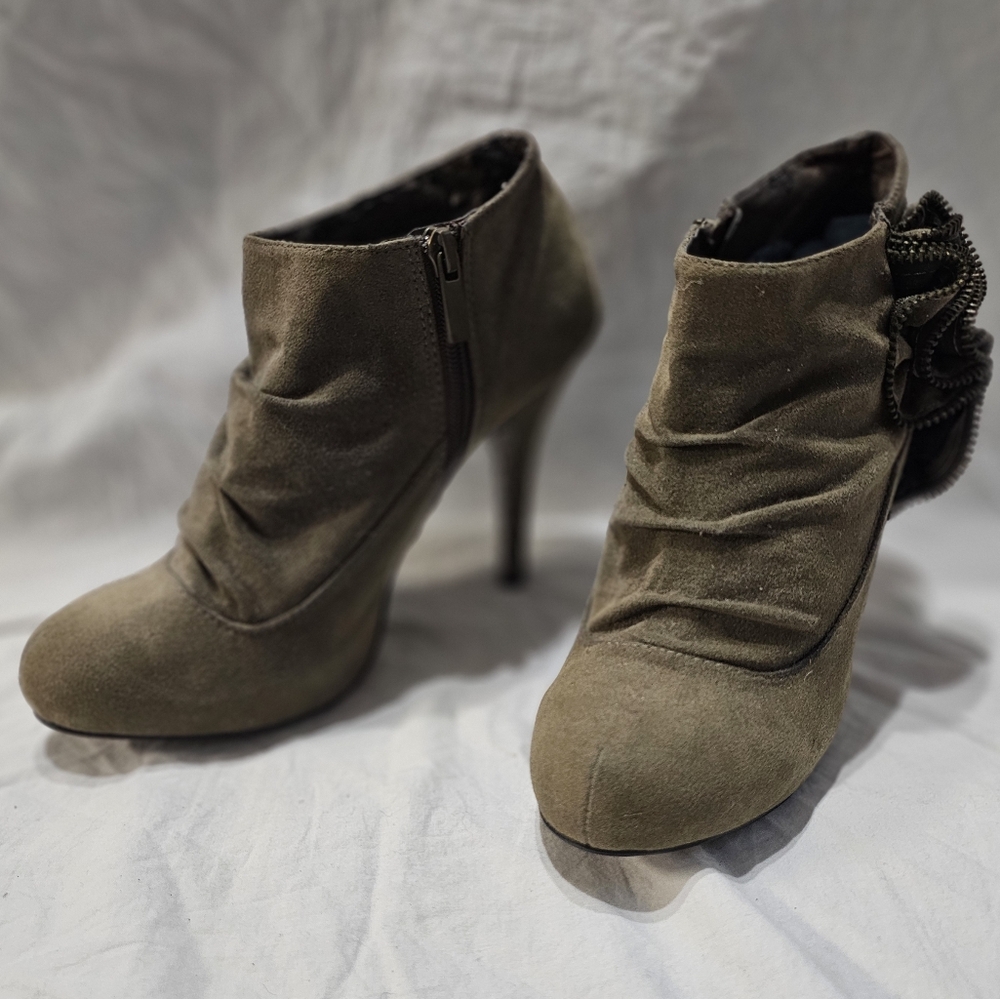 BAMBOO Tan Heeled Boots Ankle-Height Casual